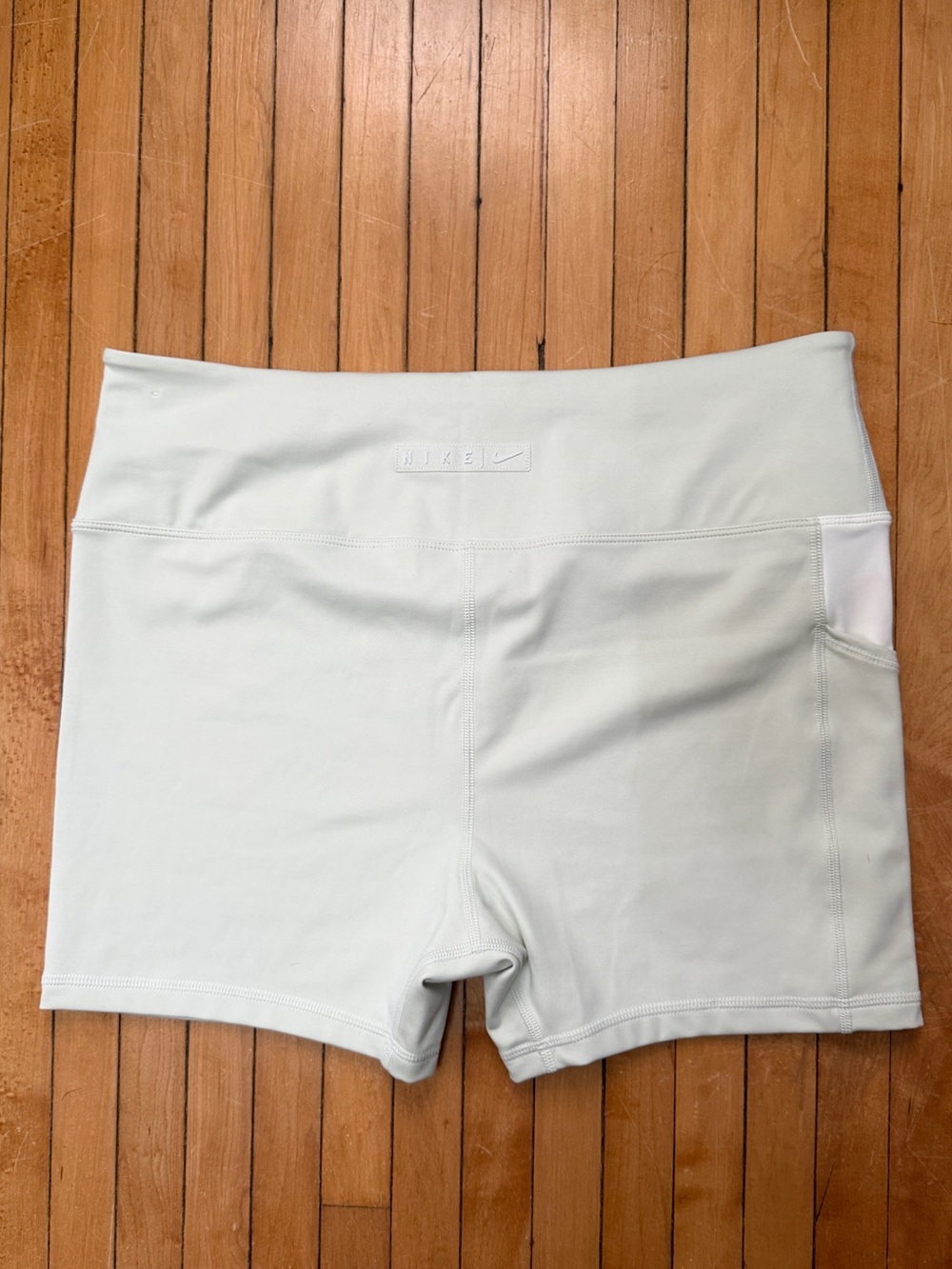 NWOT Nike Pro Women's High-Rise Biker Compression Shorts Light Sage Green Sz. L